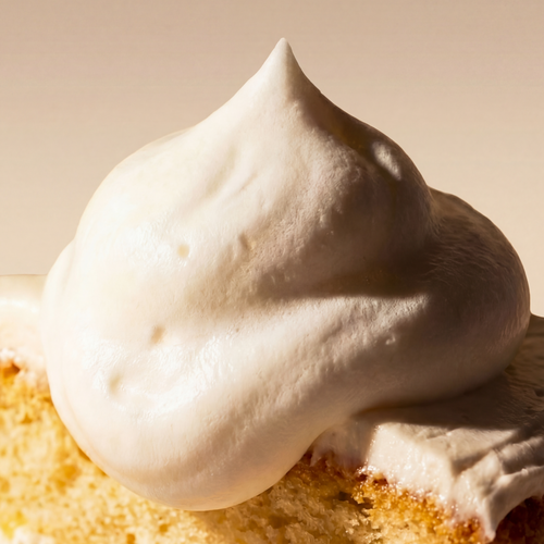 Whippy CloudFoam™ lather on vanilla cake, Ambered Vanilla Sugar scent